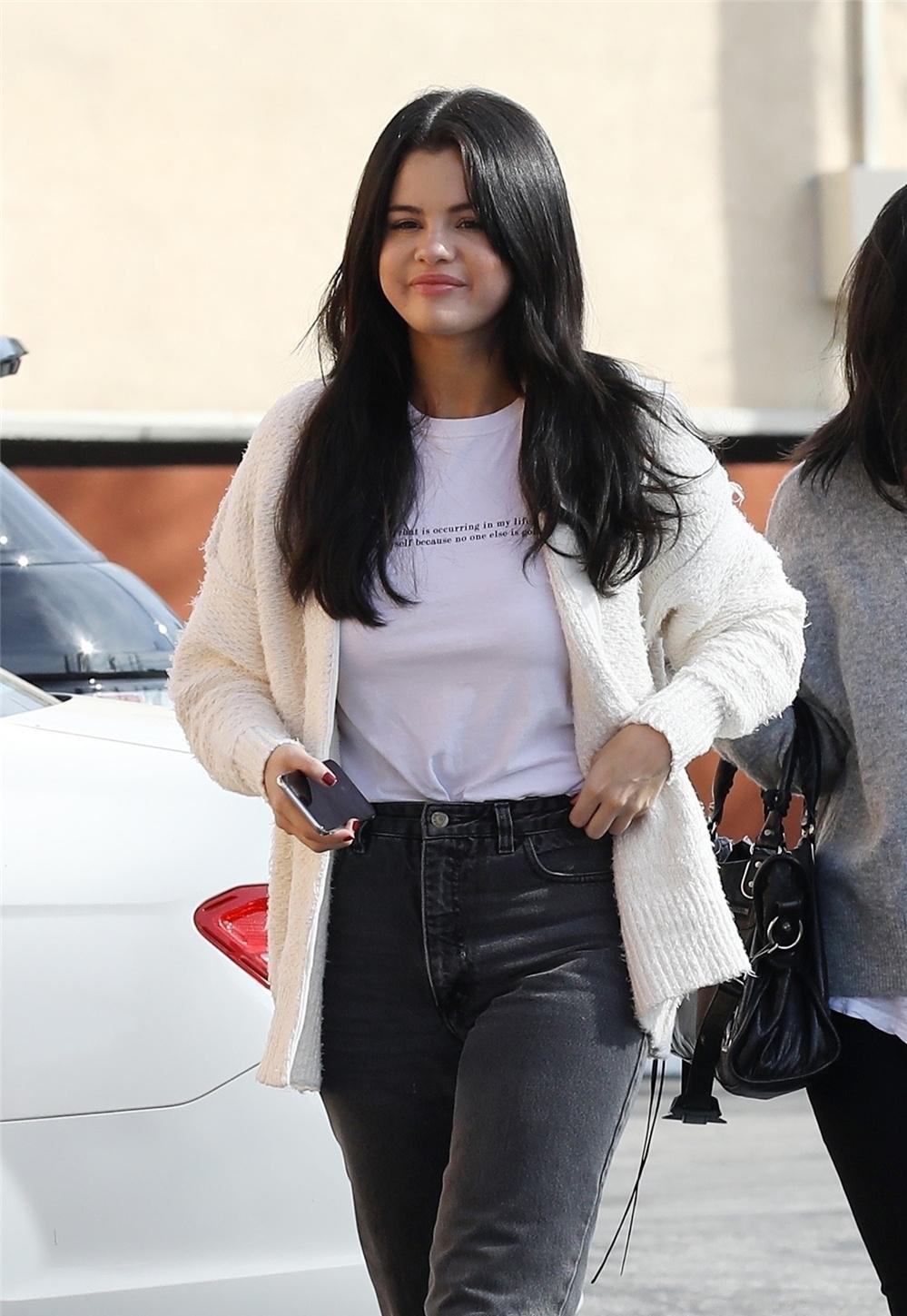 Selena Gomez的最新动态，影响与璀璨光芒依旧延续