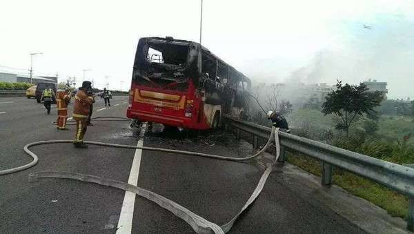 大巴着火事件揭秘，原因、救援与深刻反思